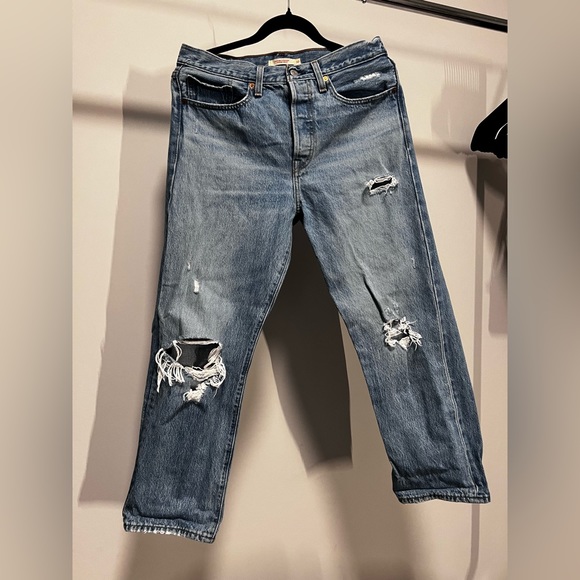Distressed Levi Wedgie Fit Jeans - Picture 1 of 4